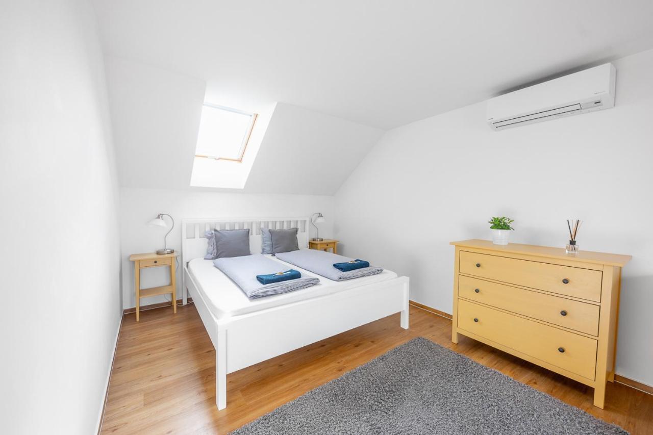 Apartman Ema Dolni Dunajovice Exterior photo